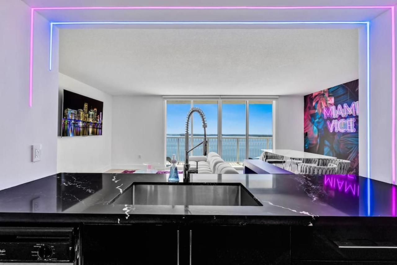 Miami Vice Oceanfront Sky Villa Eksteriør billede